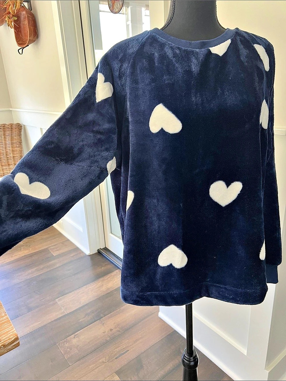 LOFT Heart Print Plush Sweater in Blue & White Size Large velvety Cotton.